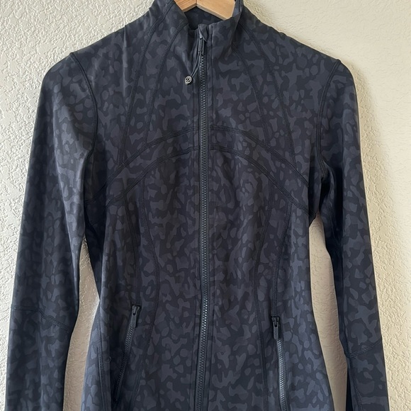 Lululemon Define Jacket *Luxtreme Size 6 - Picture 4 of 11